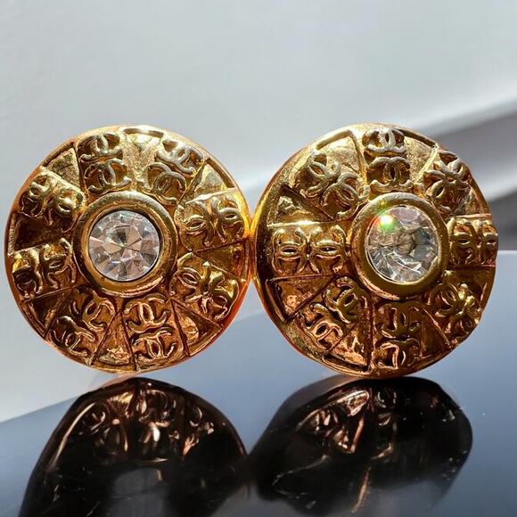 CHANEL Vintage 1988 CC Logos Button Motif Bijou Stone Earrings Clip-On 23 - Picture 1 of 7